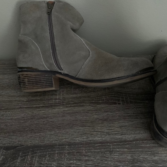 Suede MTNG Booties - Picture 6 of 10